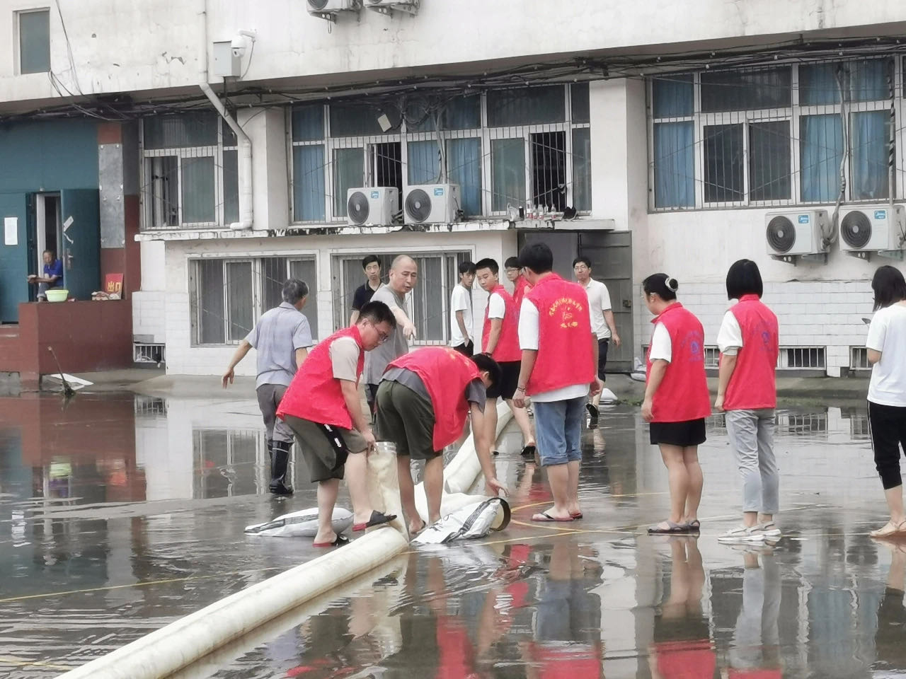 谈球吧体育app下载