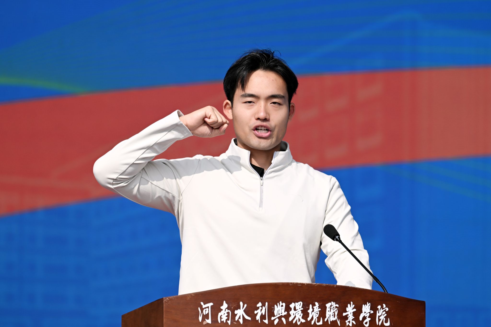 谈球吧体育app下载