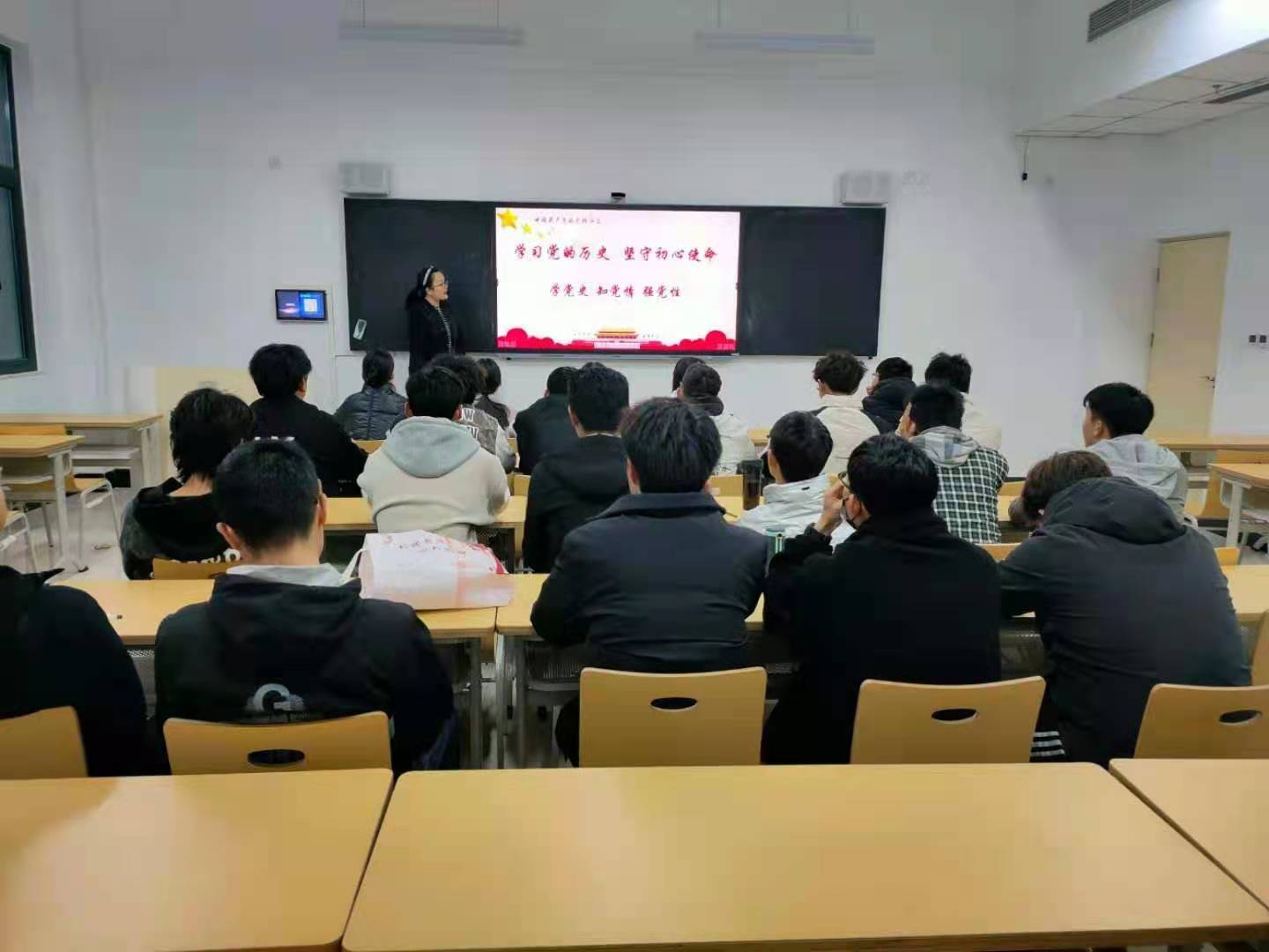 谈球吧体育app下载