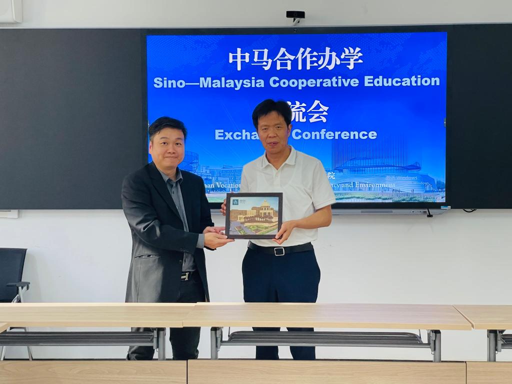 谈球吧体育app下载