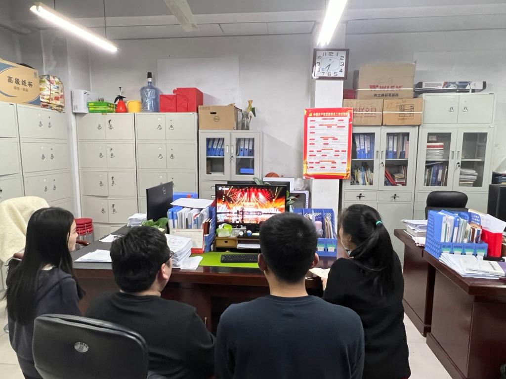 谈球吧体育app下载