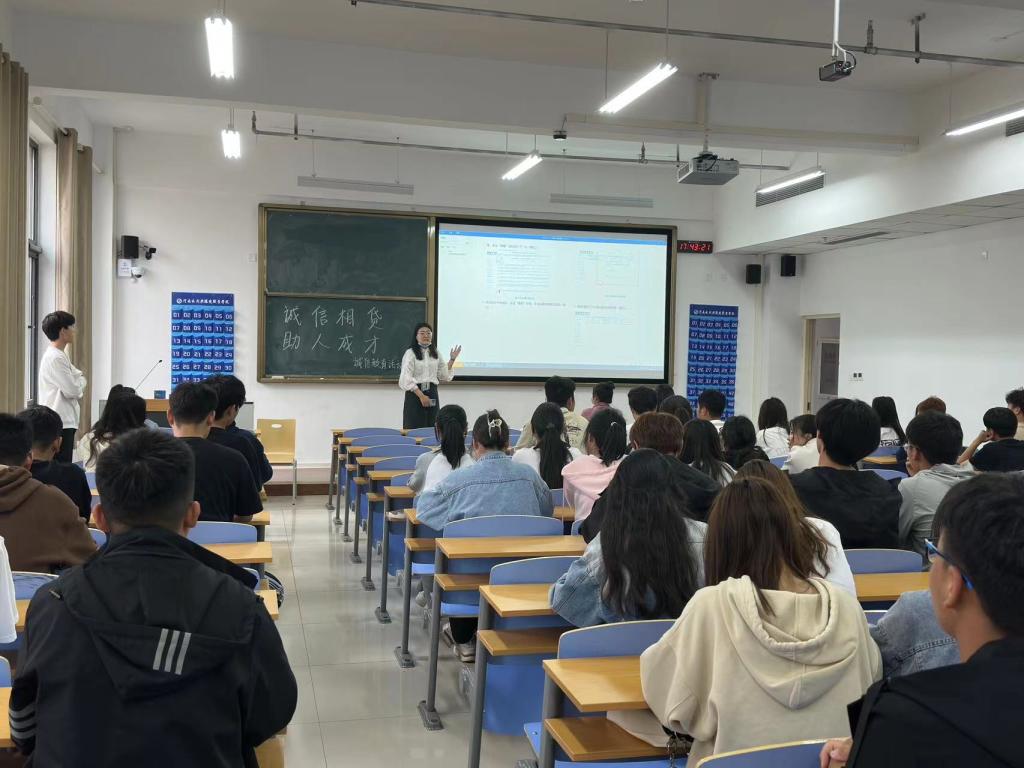 谈球吧体育app下载